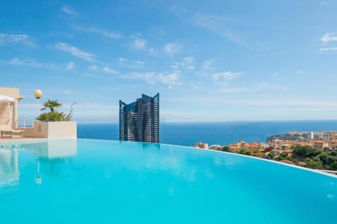 High-End Residence with Pool and Panoramic Views House in Avenue du Carnier