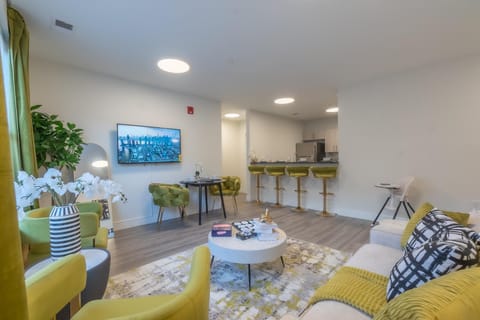 TV and multimedia, Living room, Seating area