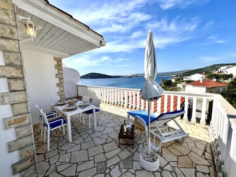 Property building, Day, Natural landscape, View (from property/room), Balcony/Terrace, Sea view, sunbed