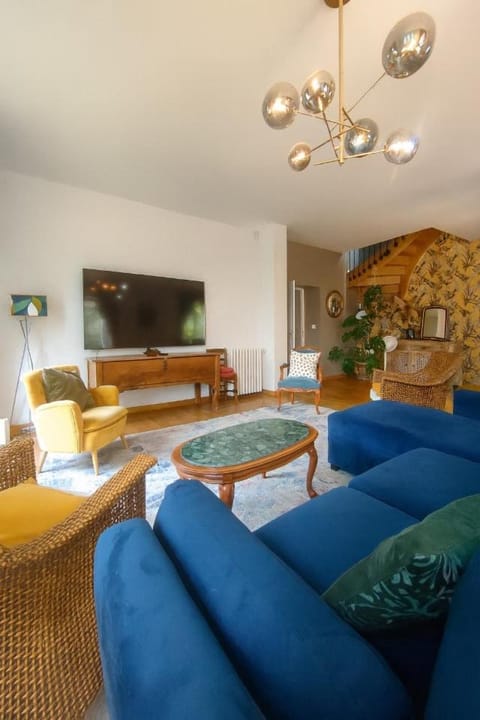 La maison aux 5 nids Bed and Breakfast in Saint-Cyr-sur-Loire