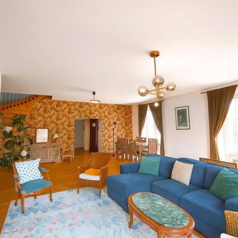 La maison aux 5 nids Bed and Breakfast in Saint-Cyr-sur-Loire