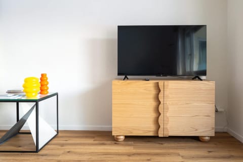 Cosy 3 bedroom Balcony Free parking Fast Wifi Apartment in Saint Moritz