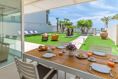 Dining area, Garden view