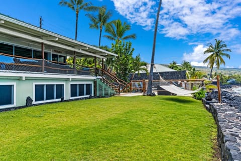 Big Island Private Home Alii Drive 6596 by Coldwell Banker Island Vacations House in South Kona