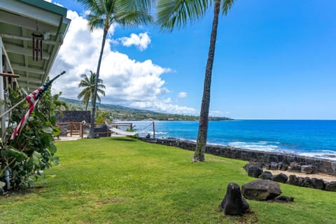 Big Island Private Home Alii Drive 6596 by Coldwell Banker Island Vacations House in South Kona