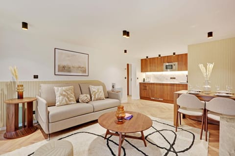 Kitchen or kitchenette, Seating area, Dining area