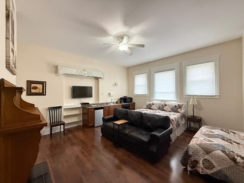 Lake Huron Lodge Nature lodge in Lexington