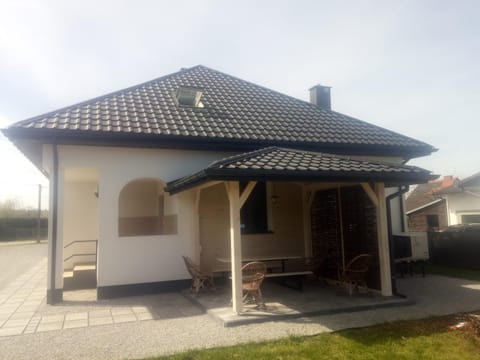 Property building, Day