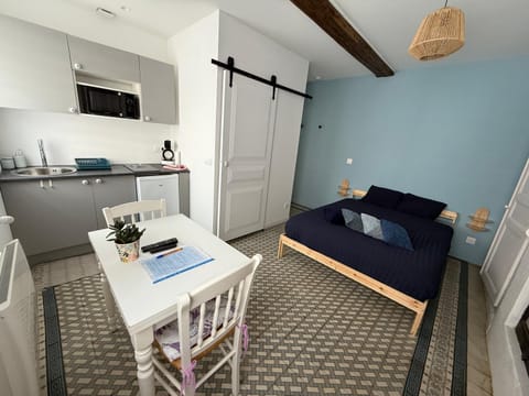 Kitchen or kitchenette, Photo of the whole room