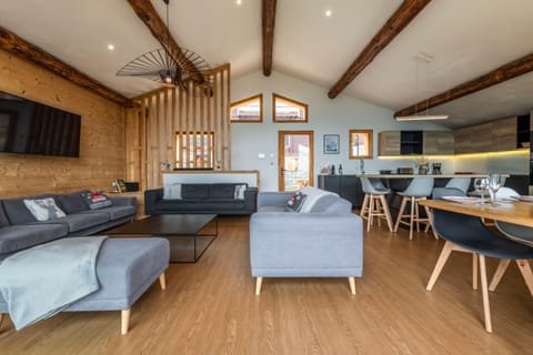 Chalet Face Nord Cyrelia, La Plagne les Coches, 15 personnes, départs skis au pieds Chalet in Landry