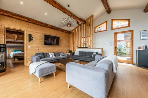 Chalet Face Nord Cyrelia, La Plagne les Coches, 15 personnes, départs skis au pieds Chalet in Landry