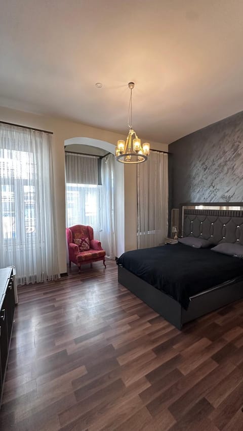 Photo of the whole room, Seating area, Bedroom