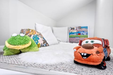 3mins2Beach, Pool, FencedYard, Bikes, Patio, Office House in North Naples