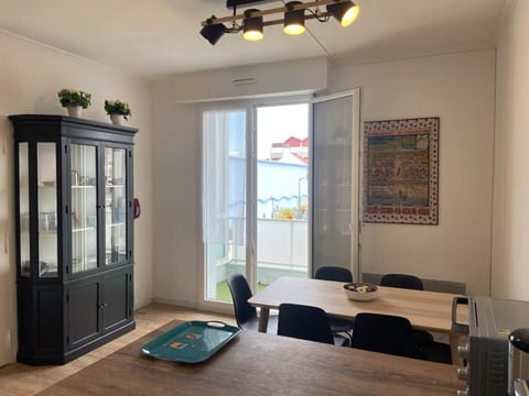 Dining area, wardrobe