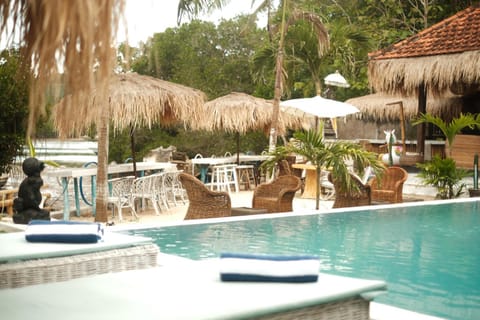 Patio, Swimming pool