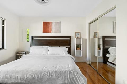 Modern Oasis Pool, Fire Pit Near DT House in West Palm Beach