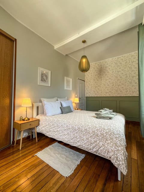 Appartement de charme au cœur du centre ville historique Apartment in Bourgogne-Franche-Comté