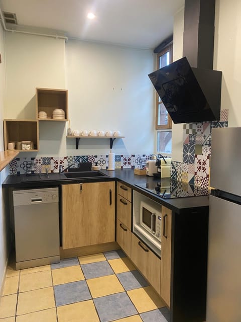 Kitchen or kitchenette