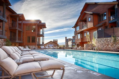 Property building, Day, Summer, Balcony/Terrace, Mountain view, Swimming pool
