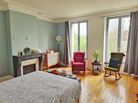 large 5-bedroom 2 floor apartment 200 m2 Apartment in Île-de-France