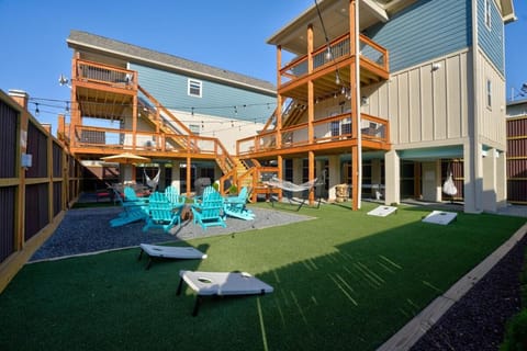 Charming Downtown Bryson City SkyLoft Apt 2 - Perfect for Couples! Apartment in Bryson City