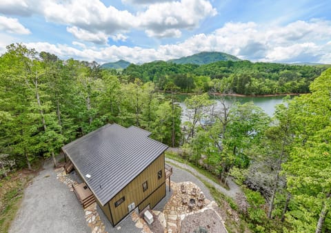 Experience Serene Lake Views at The Cove House in Fontana Lake