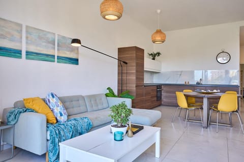 Seaview Balluta-StJulians-Prime Spot Apartment in Sliema