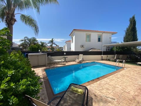 Patio, Garden, Swimming pool