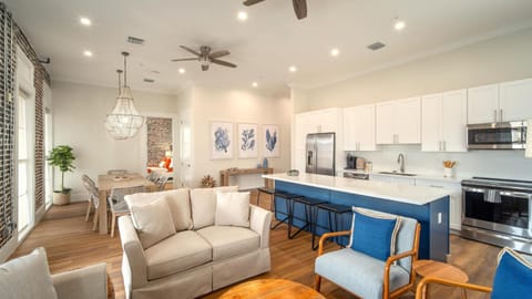 Harbor Luxe Celebration Suites Apartment in Key West