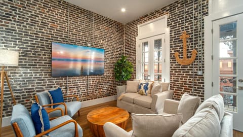 Harbor Luxe Celebration Suites Apartment in Key West