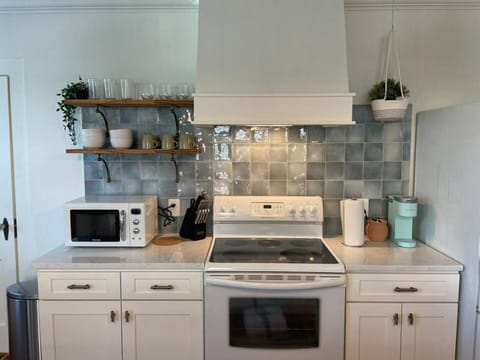 Martin Mill, Santa Fe Inspired Bungalow, 5 minutes to downtown House in Knoxville