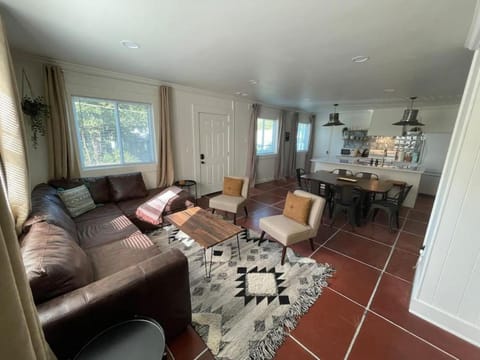 Martin Mill, Santa Fe Inspired Bungalow, 5 minutes to downtown House in Knoxville