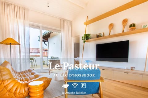 TV and multimedia, Living room, Text overlay