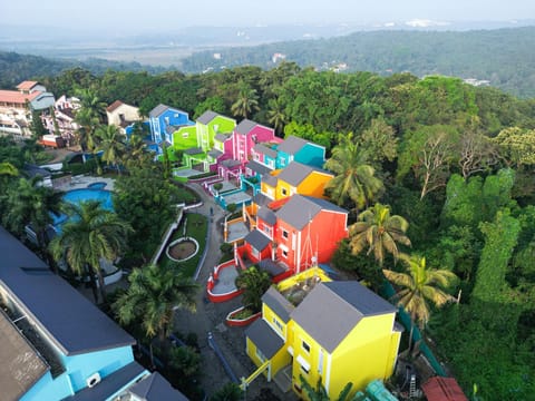 Property building, Day, Natural landscape, Mountain view, Pool view, Swimming pool
