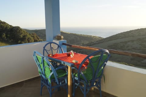 Patio, Day, Natural landscape, View (from property/room), Balcony/Terrace, Dining area, Mountain view, Sea view