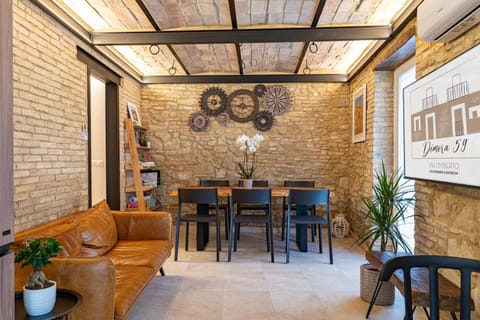 TV and multimedia, Dining area, air conditioner