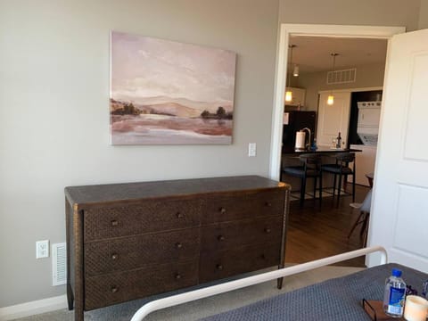 The City View Suite Garage Parking Top Floor! Apartment in Franklinton