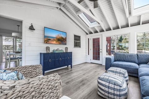 Sunny Dunes Retreat House in Grand Beach