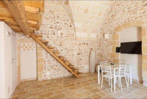 TV and multimedia, Dining area