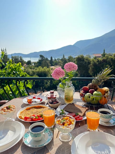 Day, Natural landscape, View (from property/room), Balcony/Terrace, Food and drinks, Food, Mountain view, Breakfast, Drinks