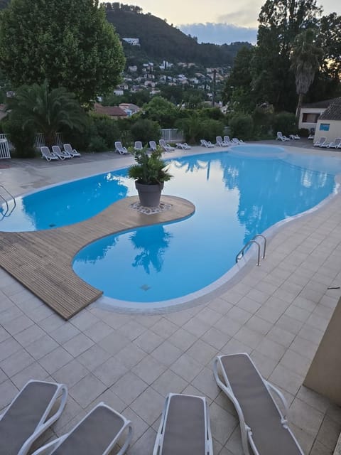 Cottage varrois Chalet in Solliès-Toucas