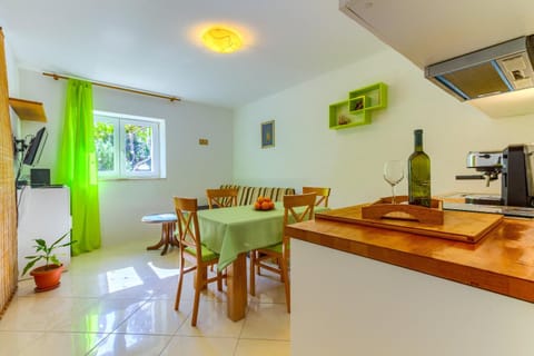 Kitchen or kitchenette, Living room, Seating area