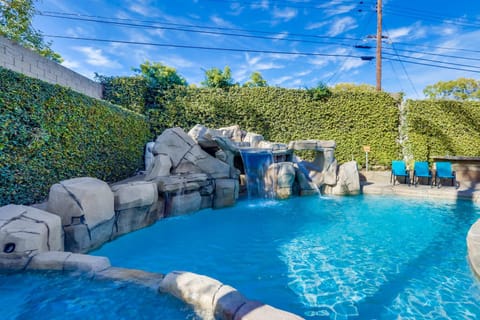 Beautiful Backyard Oasis 5 bedroom 3 Bathroom Home House in Placentia