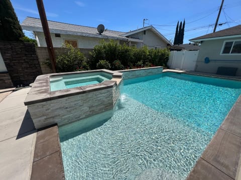 Beautiful Remodel 3 Bedroom 2 bathroom Home with Pool & Jacuzzi House in Fullerton