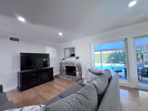 TV and multimedia, Living room, Seating area