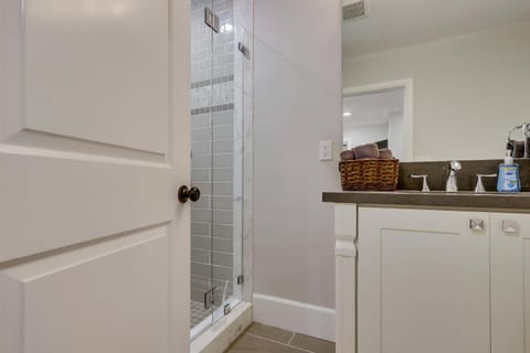 5 Bedroom plus loft room, 3 Bath home House in Fullerton