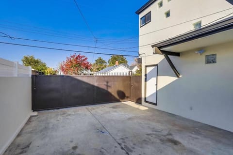 Property building, Day, Parking