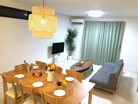 Living room, Seating area, Dining area