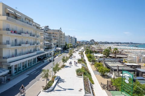 Property building, Day, Neighbourhood, Natural landscape, Beach, City view, Sea view, Street view, Location