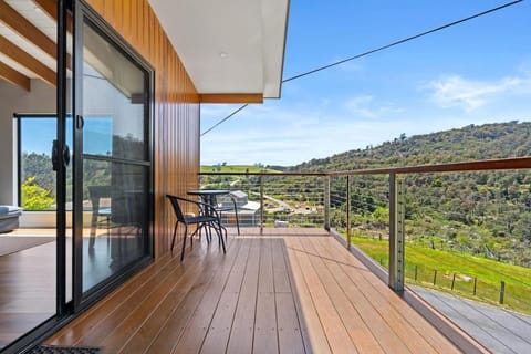 The Derby Lodge 'One Bedroom' apartment retreat! House in Branxholm